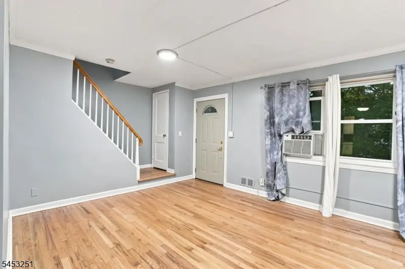 654 Howard St, Teaneck, NJ 07666 - #3