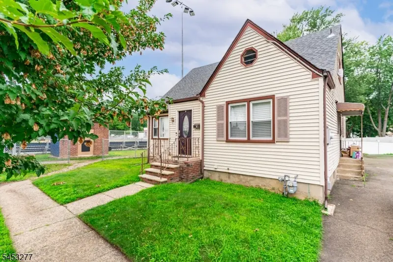 97 Elberon Ave, Hawthorne, NJ 07506 - #1