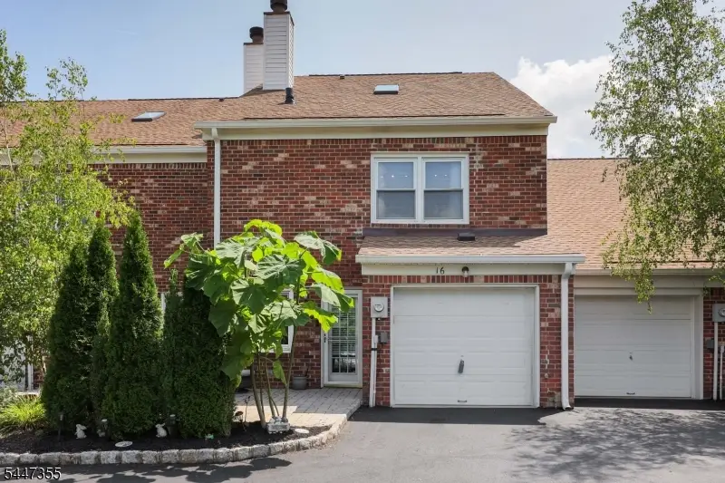 16 Yarmouth Ct, Scotch Plains, NJ 07076 - #1