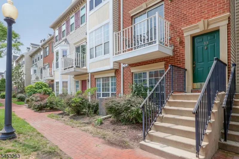 33 Holly St, Jersey City, NJ 07305 - #2