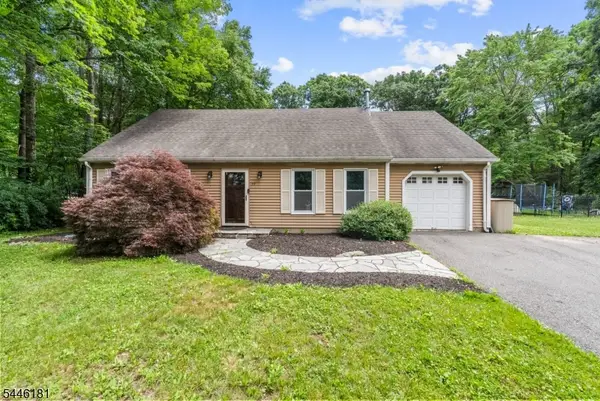 59 Possaghi Rd, Hampton Twp., NJ 07860