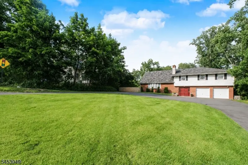 472 Summit Rd, Mountainside, NJ 07092 - #2