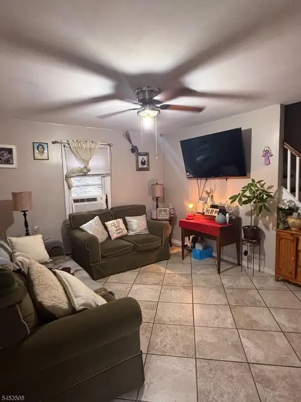 330 E Lake Ave, Rahway City, NJ 07065