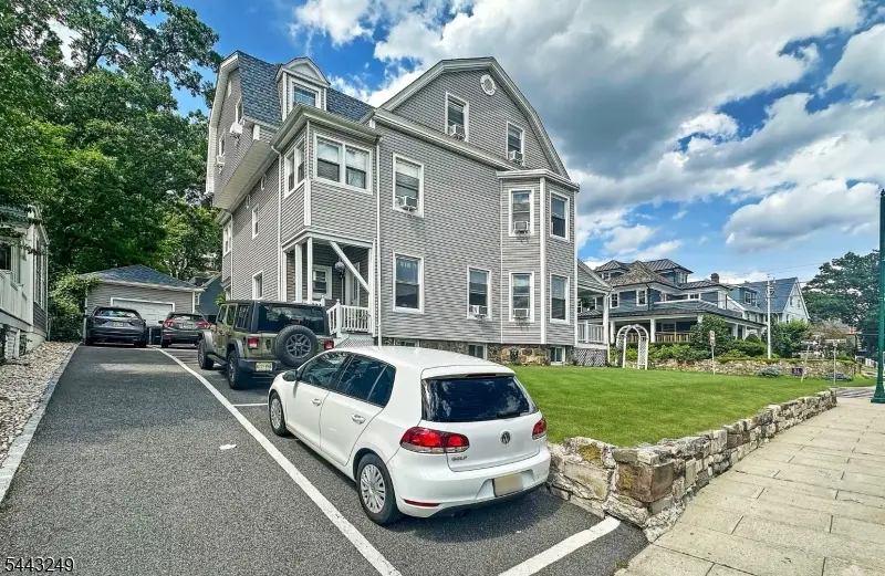 2 Hillside Ave, Summit, NJ 07901 - #2