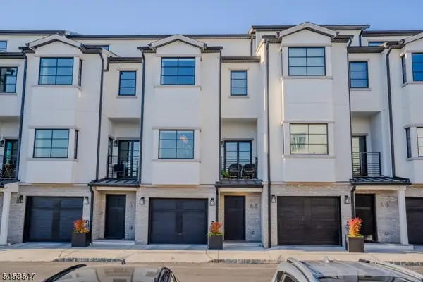 5 Harbor Front Plz, Elizabeth City, NJ 07206