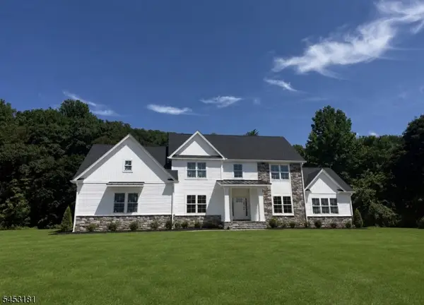 4 Highland Meadows Road, Pohatcong Twp., NJ 08865