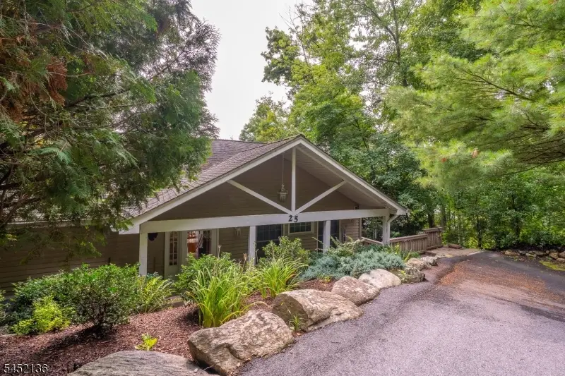25 Decker Pond Trl, Vernon, NJ 07461 - #2