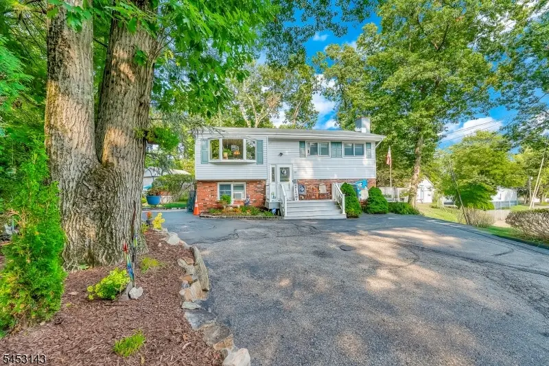 59 Shawnee Rd, Hopatcong, NJ 07843 - #3
