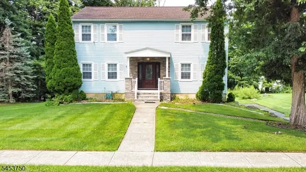 38 Dogwood Dr, Newton Town, NJ 07860