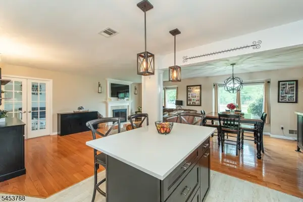 3 Freedom Ct, Montville Twp., NJ 07045