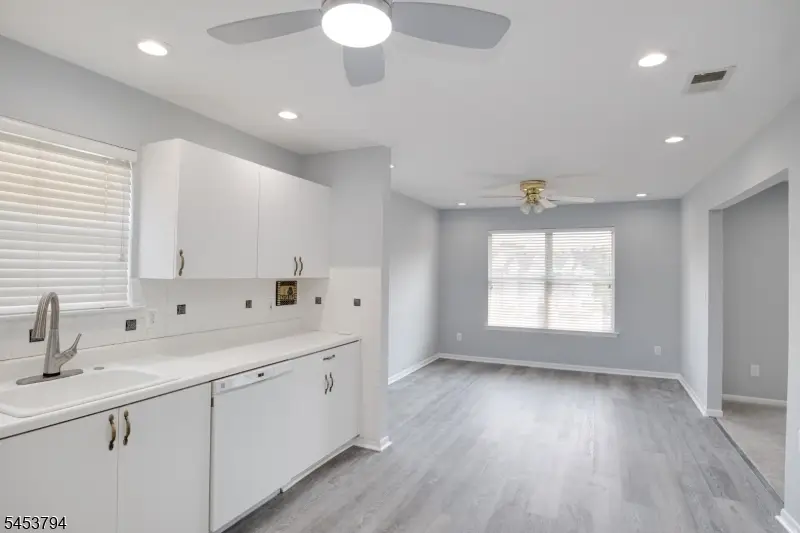 8 Millie Ln #8, East Hanover, NJ 07936 - #3