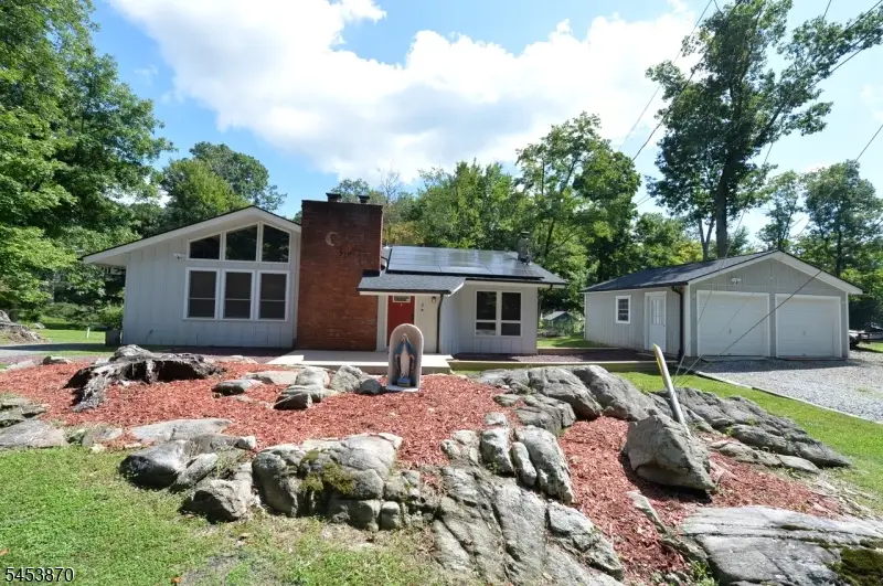 5 Woodlawn Dr, Byram, NJ 07821 - #1