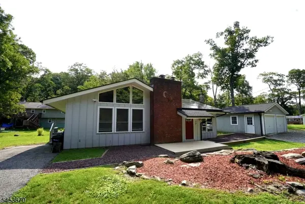 5 Woodlawn Dr, Andover Twp., NJ 07821