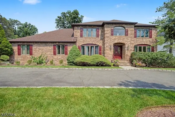 2 Birchwood Ct, East Hanover Twp., NJ 07936