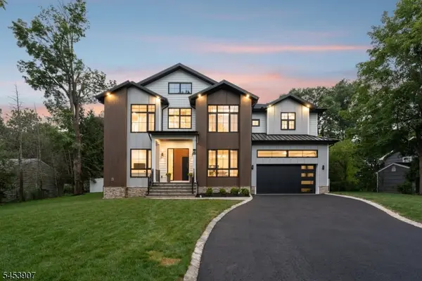 83 Falcon Rd, Livingston Twp., NJ 07039