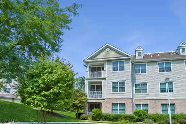 137 Ridgeview Ln #137, Mount Arlington Boro, NJ 07856