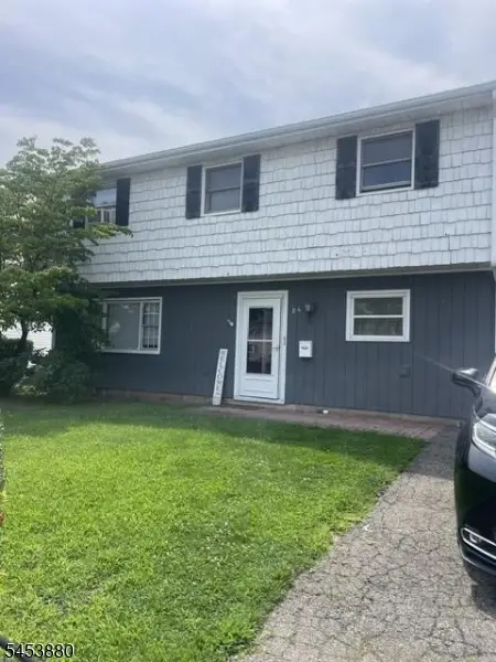 84 E Laurel St, Woodbridge Twp., NJ 07064