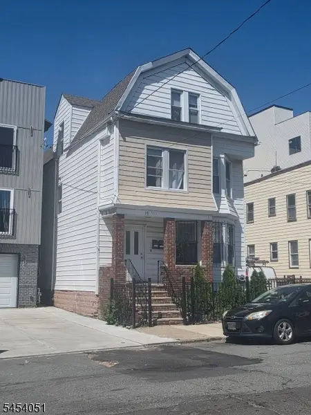 38 20th Ave, Irvington, NJ 07111 - #1