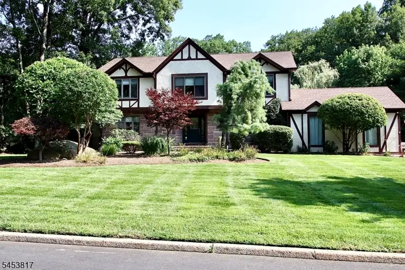 9 Watch Hill Rd, Mahwah, NJ 07430 - #1