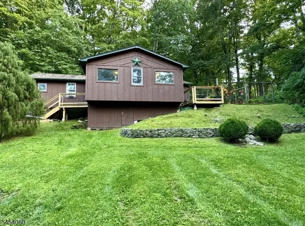 20 E Crisman Rd, Hardwick Twp., NJ 07825
