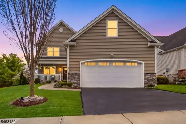 2 Bluffs Ct, Hamburg Boro, NJ 07419