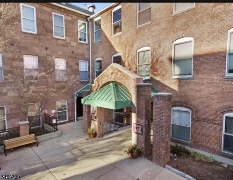 240 Main St #305, Singac, NJ 07424 - #1