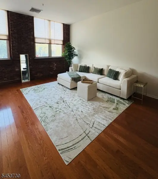 240 Main St #305, Singac, NJ 07424 - #3