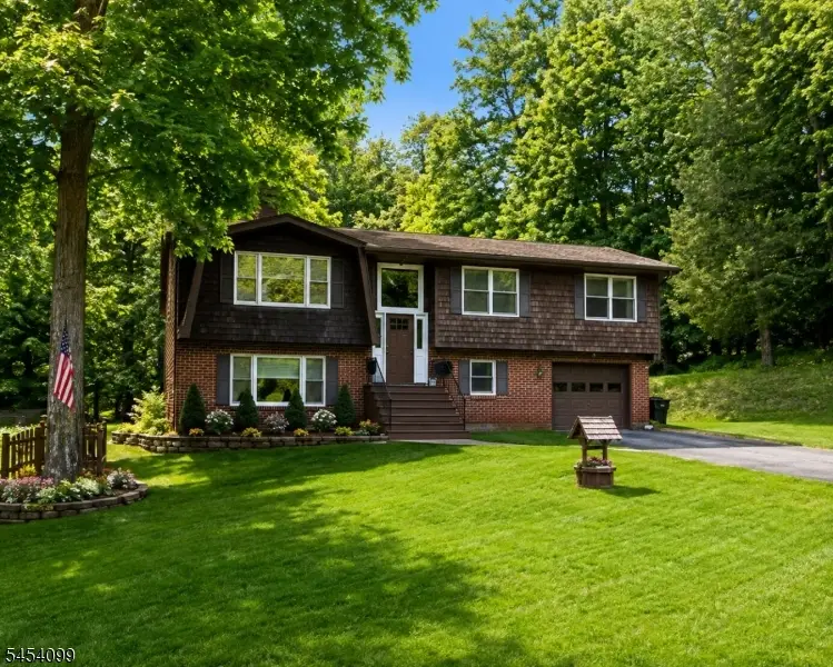 52 Lounsberry Hollow Rd, Vernon, NJ 07461 - #1