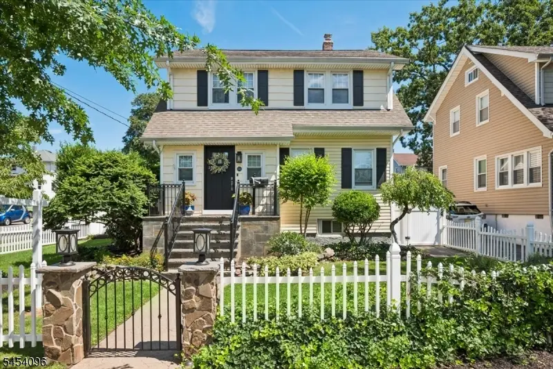 211 Walnut Ave, Bogota, NJ 07603 - #1