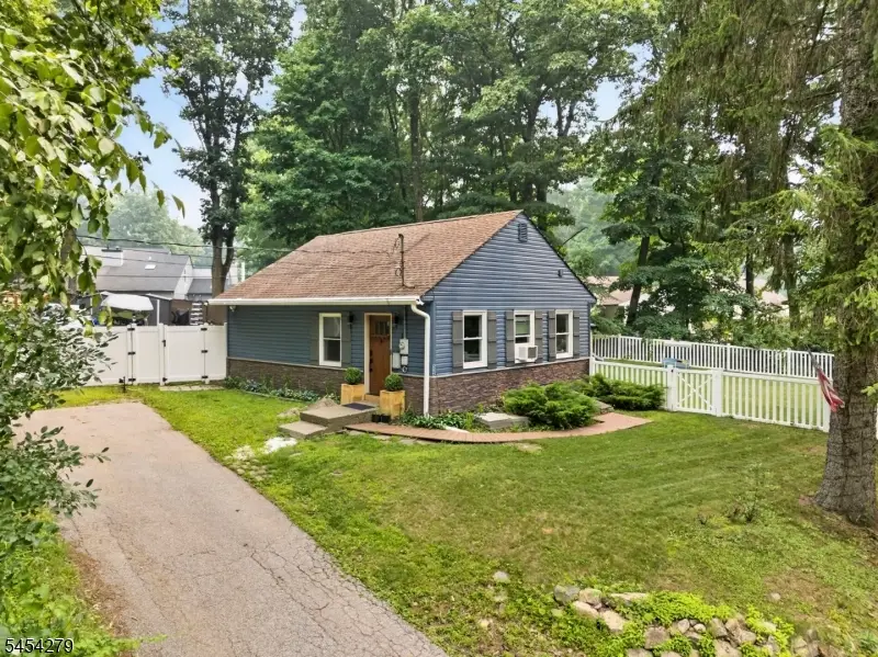 532 Glen Rd, Sparta, NJ 07871 - #1