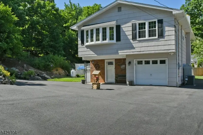 121 Leland Trl, Hopatcong, NJ 07843 - #1