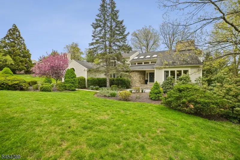 11 Hawthorne Ct, Morris, NJ 07960 - #1