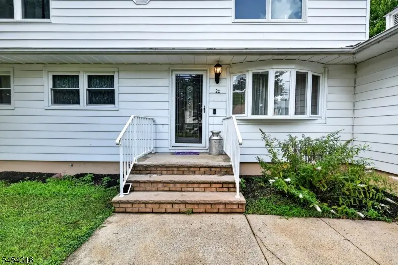 20 Thompson Ave, Woodbridge, NJ 08863 - #3