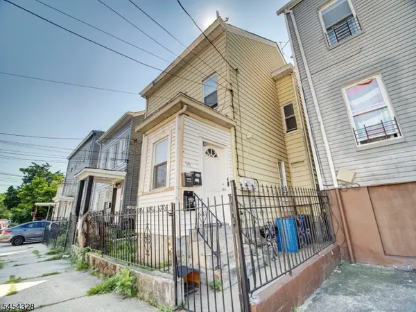39 Hillman St, Paterson City, NJ 07522
