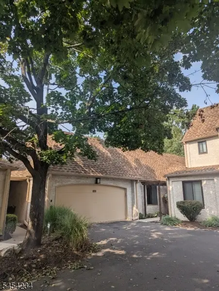 120 Park Gate Dr, Edison Twp., NJ 08820