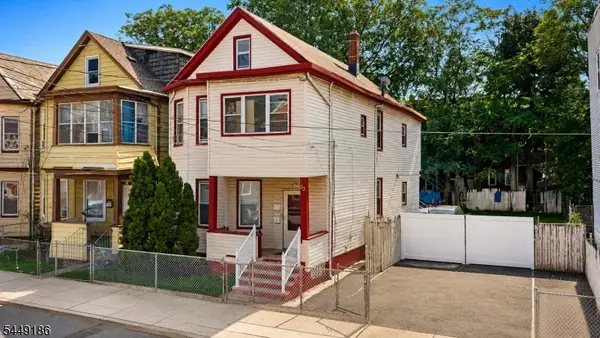 33 Vreeland Ave, Passaic City, NJ 07055