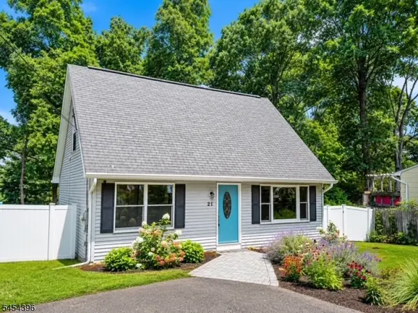 21 Woodland Trl S, Vernon Twp., NJ 07419