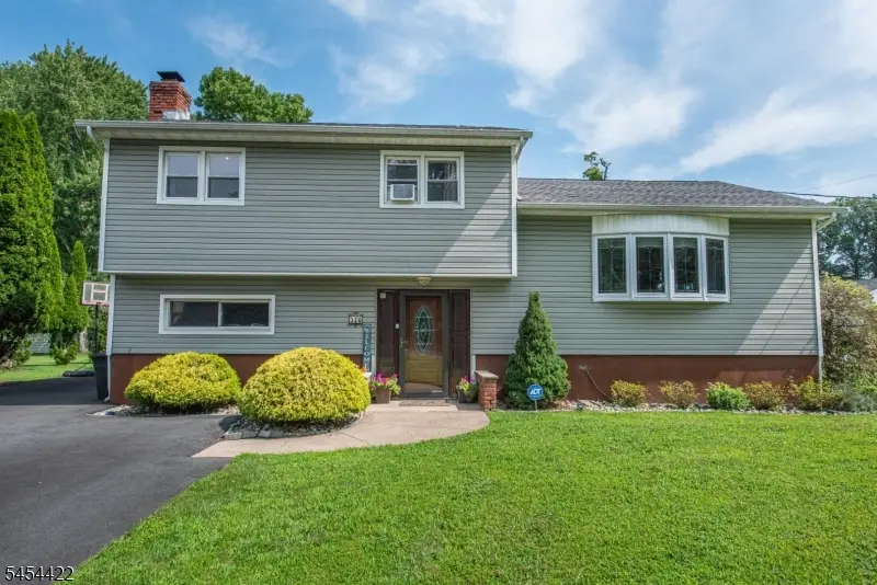 320 Horseneck Rd, Fairfield, NJ 07004 - #1