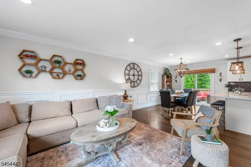 28 Chicjon Ln, East Hanover, NJ 07936 - #3