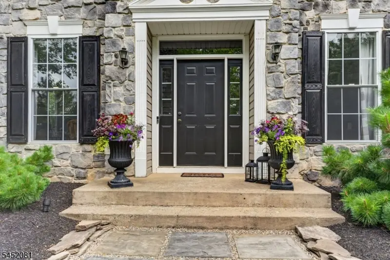 16 Meadowview Dr, Lopatcong, NJ 08865 - #3