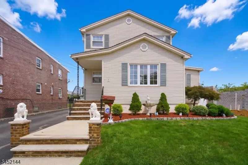 752 Forest St, Kearny, NJ 07032 - #1