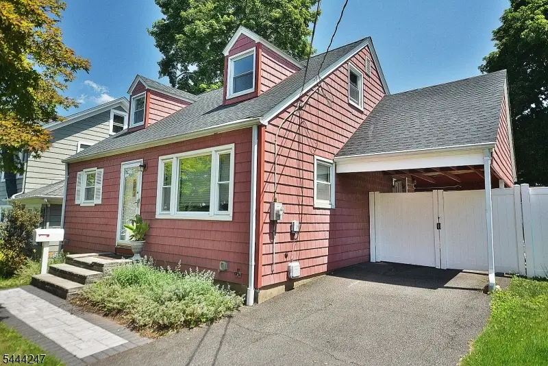22 Center St, Bernardsville, NJ 07924 - #1