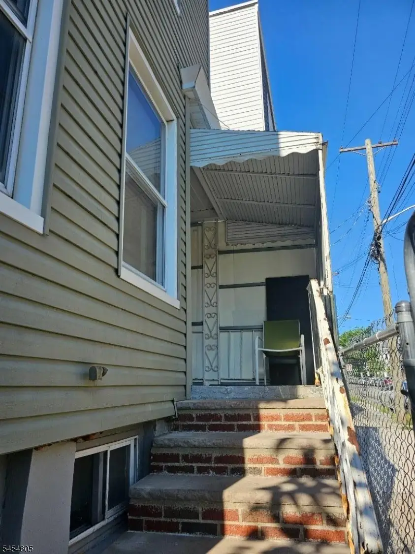 292 Governor St, Paterson, NJ 07501 - #3