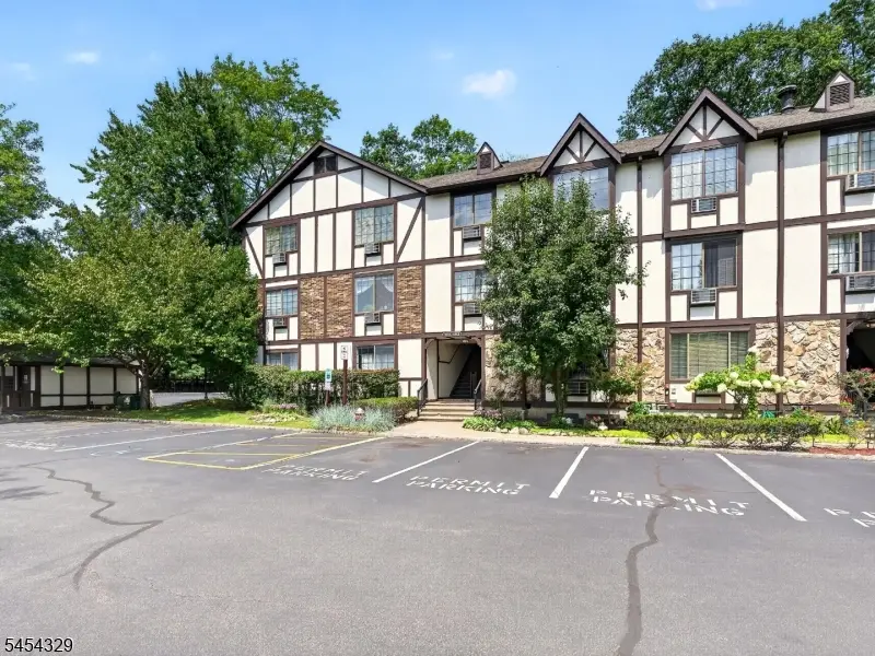 1510 Faulkner Ct, Mahwah, NJ 07430 - #3
