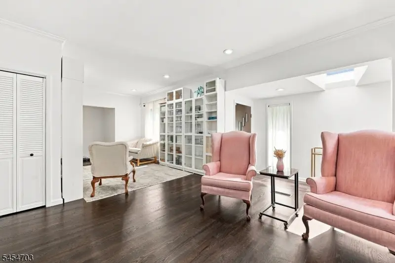 143 Veazy St, North Caldwell, NJ 07006 - #3