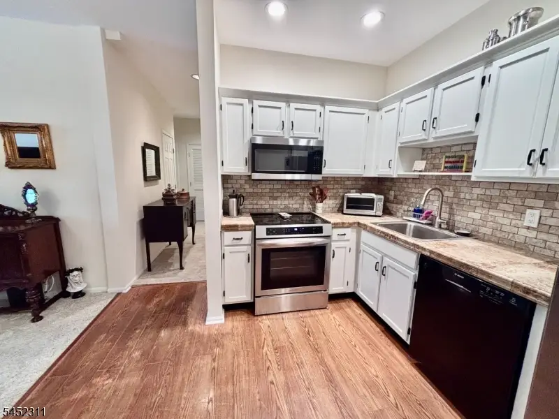 5302 Richmond Rd #302, West Milford, NJ 07480 - #3