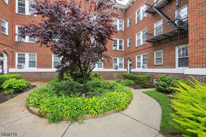 2 Altamont Ct #7, Morristown, NJ 07960 - #3