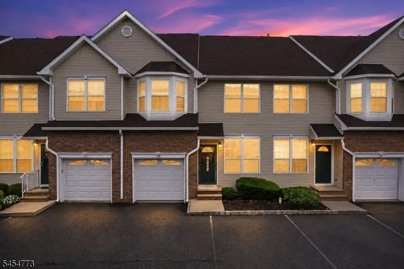 13 Reins Ct, Franklin, NJ 08873 - #1