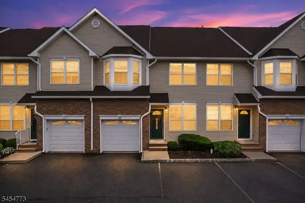 13 Reins Ct, Franklin Twp., NJ 08873