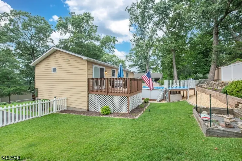 115 New York Ave, Lake Hopatcong, NJ 07849 - #2